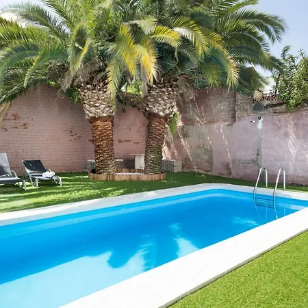 Tassis, Acogedora Con 5 Apartamentos, Piscina Al Aire Libre Con Capacidad Grupos- Pet Friendly By Globalsitges * Sitges
