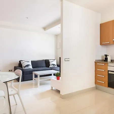 Villa Tassis, Acogedora Con 5 Apartamentos, Piscina Al Aire Libre Con Capacidad Grupos- Pet Friendly By Globalsitges