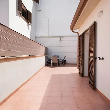 Tassis, Acogedora Con 5 Apartamentos, Piscina Al Aire Libre Con Capacidad Grupos- Pet Friendly By Globalsitges Sitges